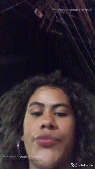 Acompanhante mulher trans com cabelo castanho de olhos castanhos em Angra dos Reis - Luna ysmery