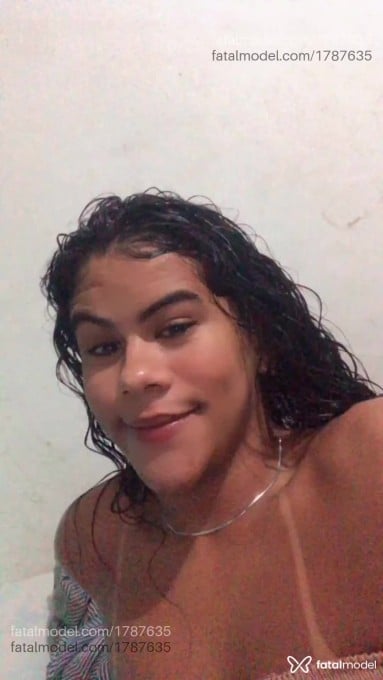 Acompanhante mulher trans com cabelo castanho de olhos castanhos em Angra dos Reis - Luna ysmery