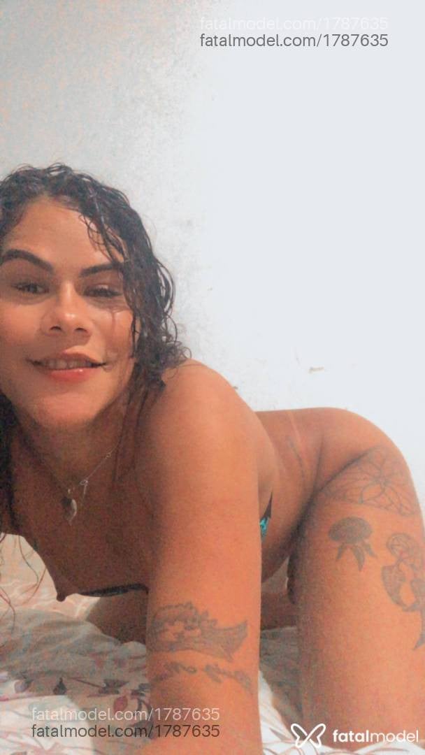 Acompanhante mulher trans com cabelo castanho de olhos castanhos - Luna ysmery
