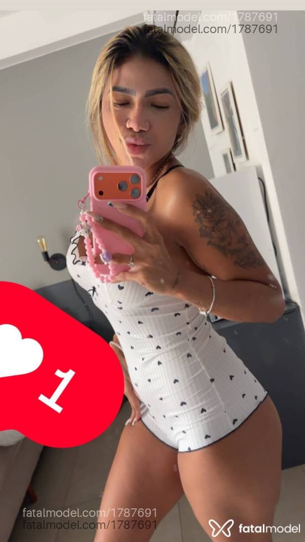 Acompanhante mulher loira (o) de olhos mel em Caruaru Acompanhante mulher loira (o) de olhos mel em Caruaru - Isabelle Valentina