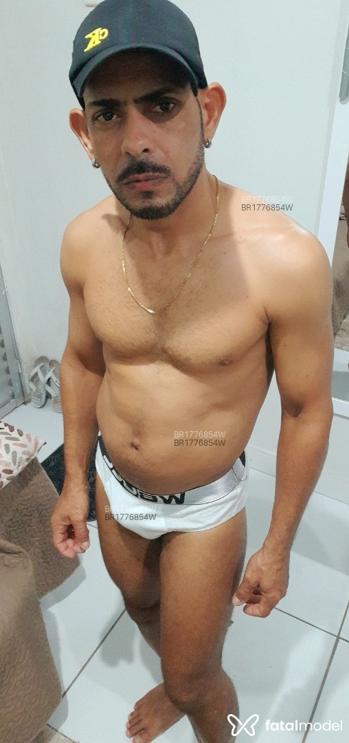 Acompanhante homem morena (o) de olhos castanhos em Virtual - Marcos