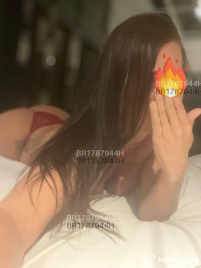 Acompanhante mulher com cabelo castanho de olhos verdes em Rio de Janeiro - Larah