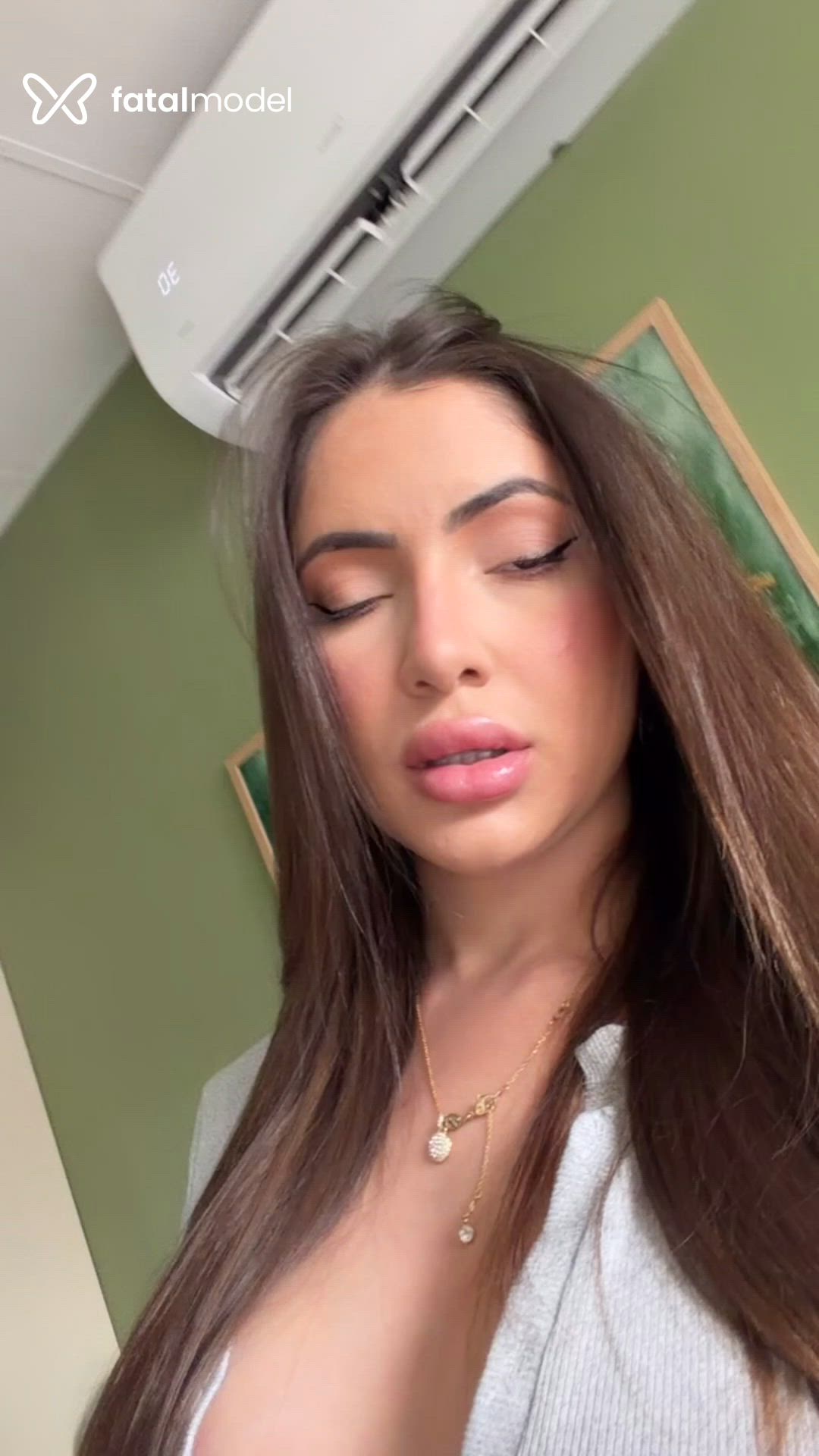 Acompanhante mulher com cabelo castanho de olhos castanhos em Foz do Iguaçu Acompanhante mulher com cabelo castanho de olhos castanhos em Foz do Iguaçu - Paola