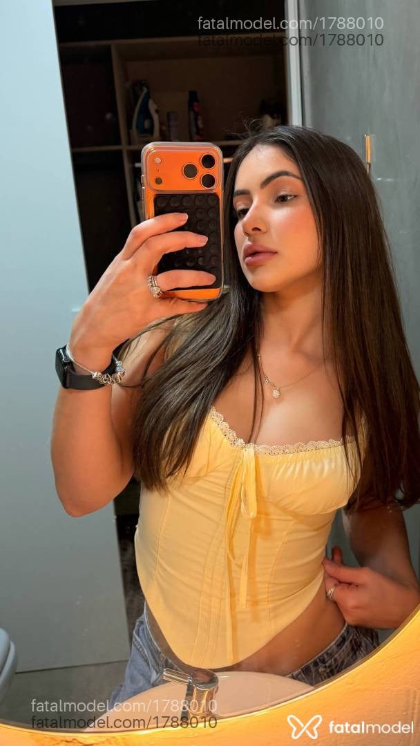 Acompanhante mulher com cabelo castanho de olhos castanhos em Foz do Iguaçu - Paola