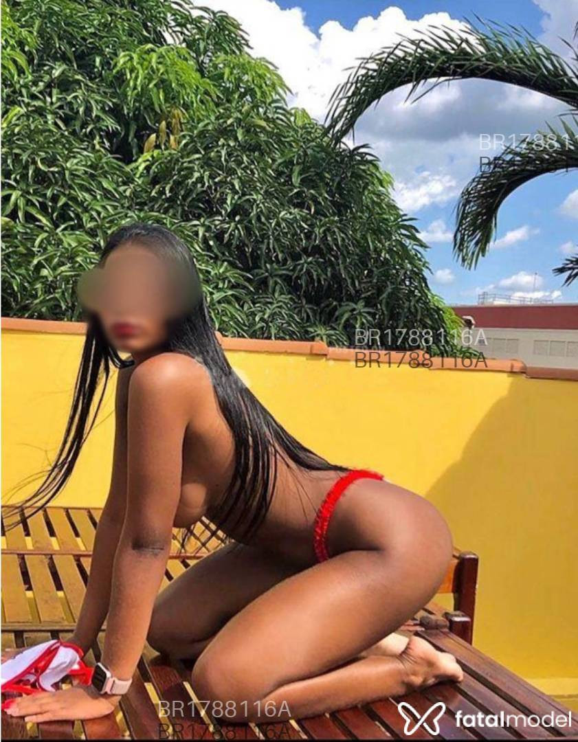 Acompanhante mulher morena (o) de olhos pretos em São Paulo - Mari Dias