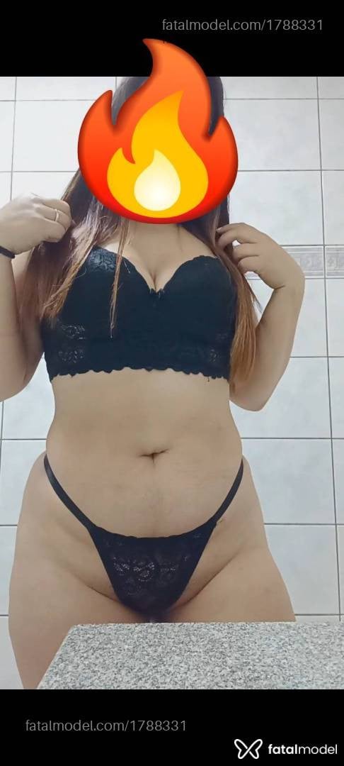 Acompanhante mulher com cabelo castanho de olhos castanhos em Cascavel - Giovana