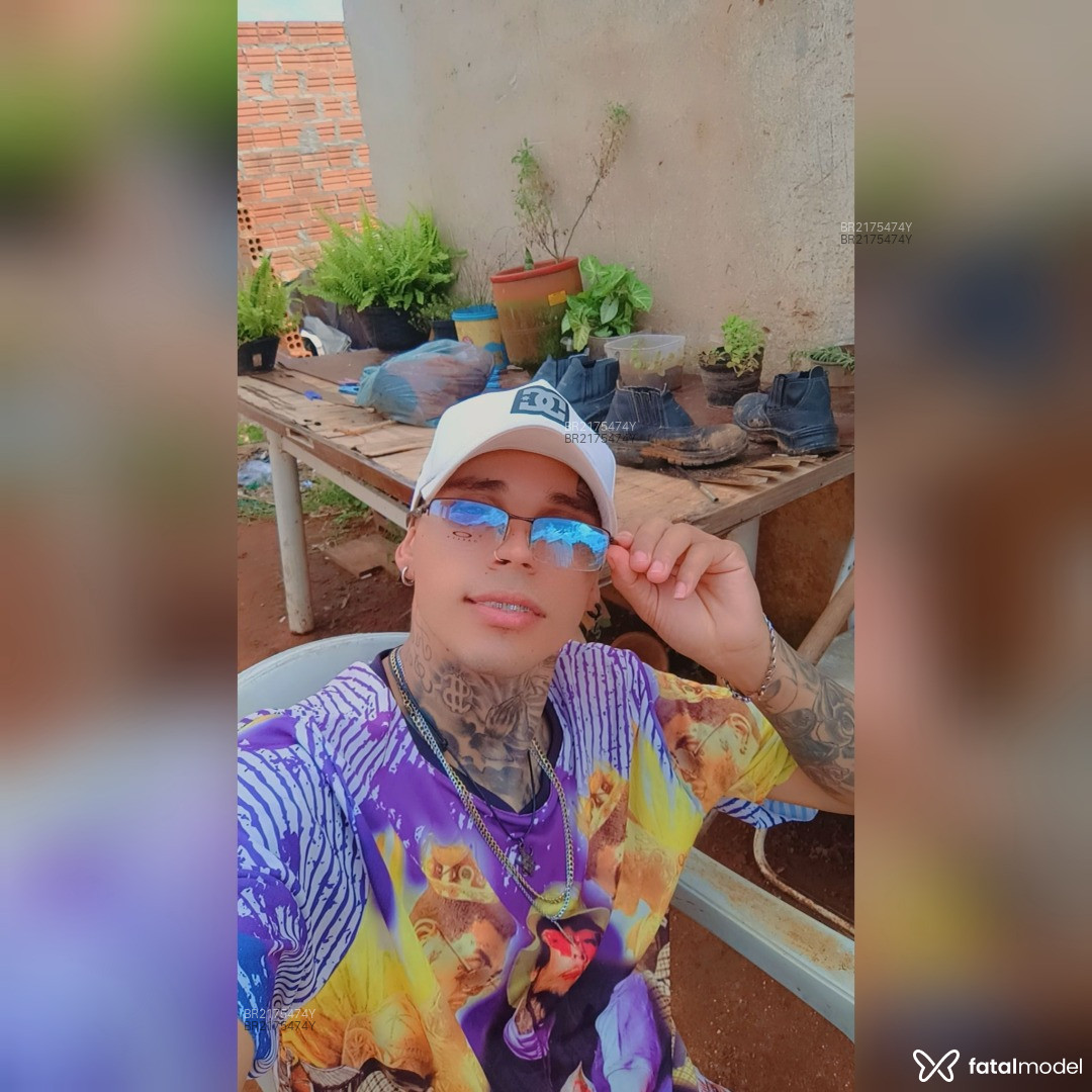 Acompanhante homem morena (o) de olhos castanhos em Ponta Grossa Acompanhante homem morena (o) de olhos castanhos em Ponta Grossa - Jhonatan