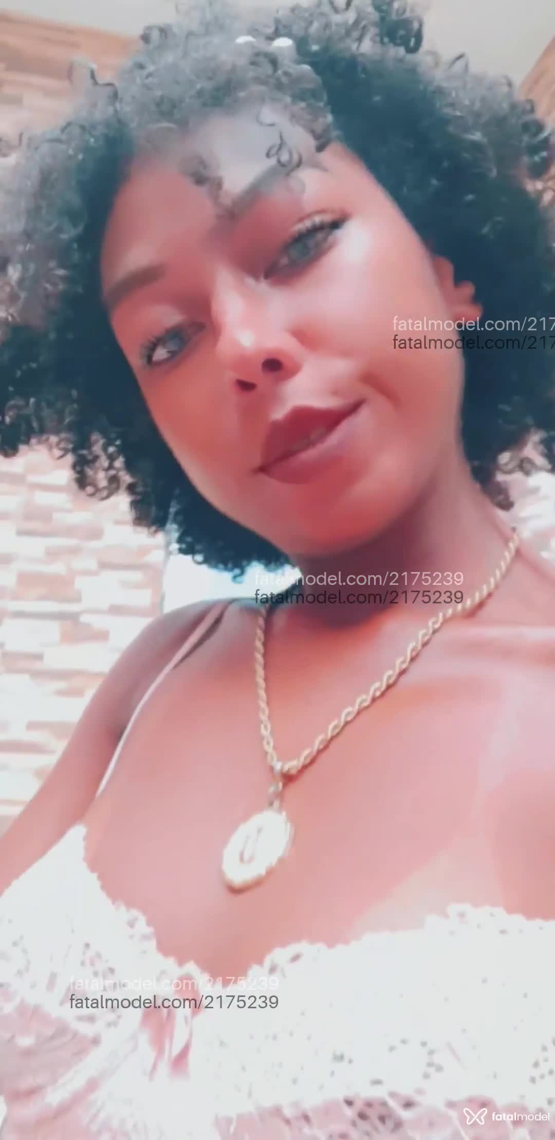 Acompanhante mulher com cabelo castanho de olhos pretos em Nova Iguaçu - Gessica