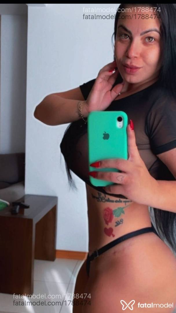 Acompanhante mulher morena (o) de olhos castanhos - Ayla brahin