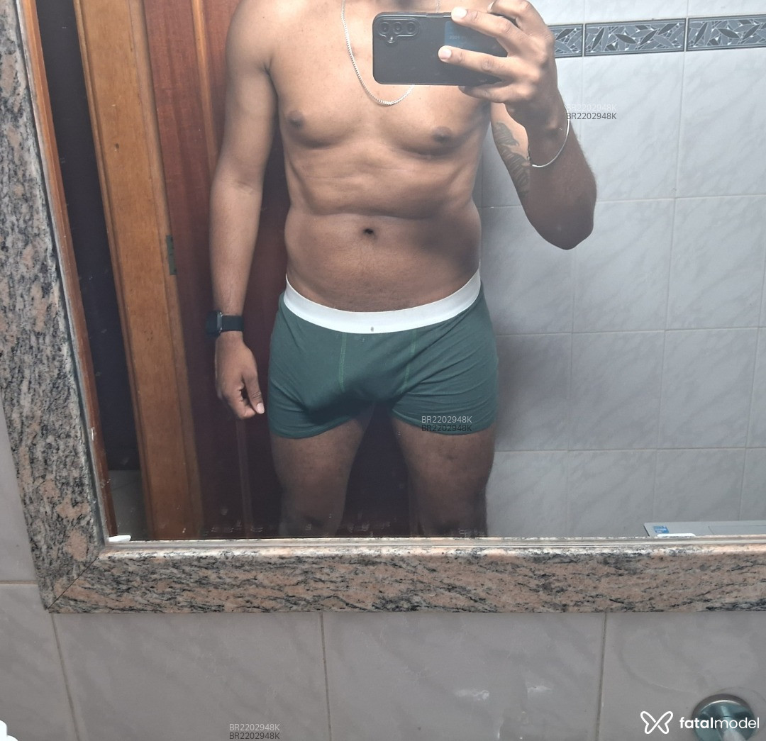 Acompanhante homem morena (o) de olhos castanhos em Uberlândia - Ricardo Mesquinni