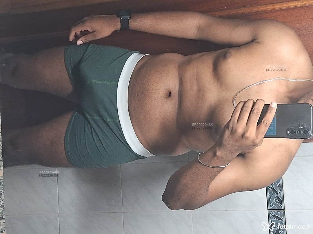 Acompanhante homem morena (o) de olhos castanhos em Uberlândia - Ricardo Mesquinni