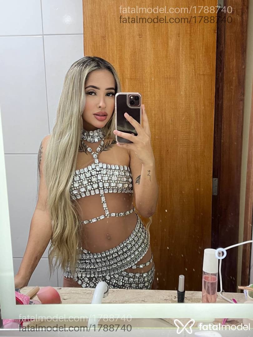 Acompanhante mulher loira (o) de olhos pretos em Rio de Janeiro - Aline Maia