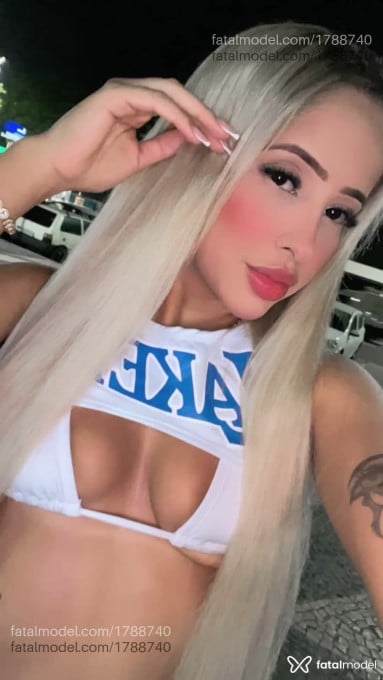 Acompanhante mulher loira (o) de olhos pretos em Rio de Janeiro Acompanhante mulher loira (o) de olhos pretos em Rio de Janeiro - Aline Maia