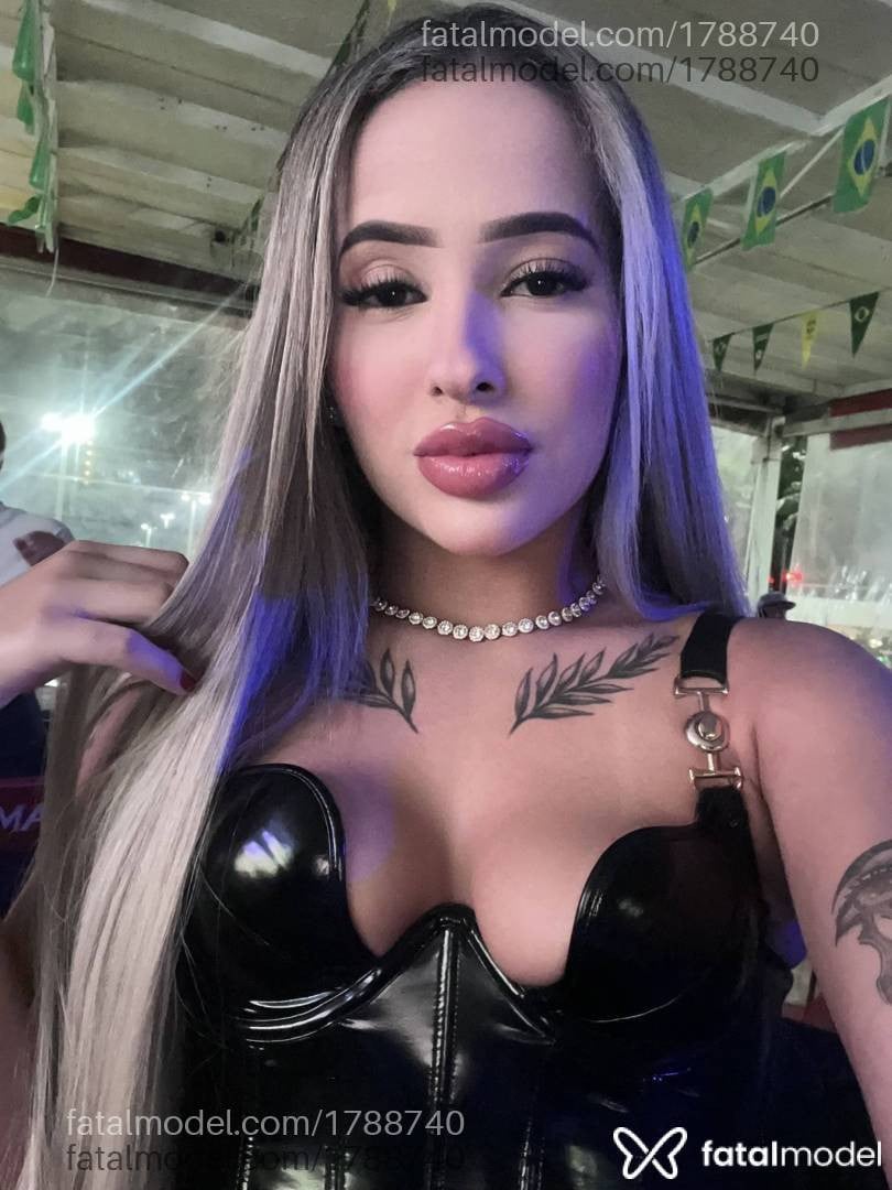 Acompanhante mulher loira (o) de olhos pretos em Rio de Janeiro - Aline Maia