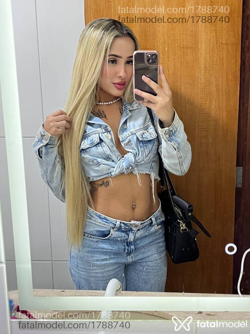 Acompanhante mulher loira (o) de olhos pretos em Rio de Janeiro - Aline Maia