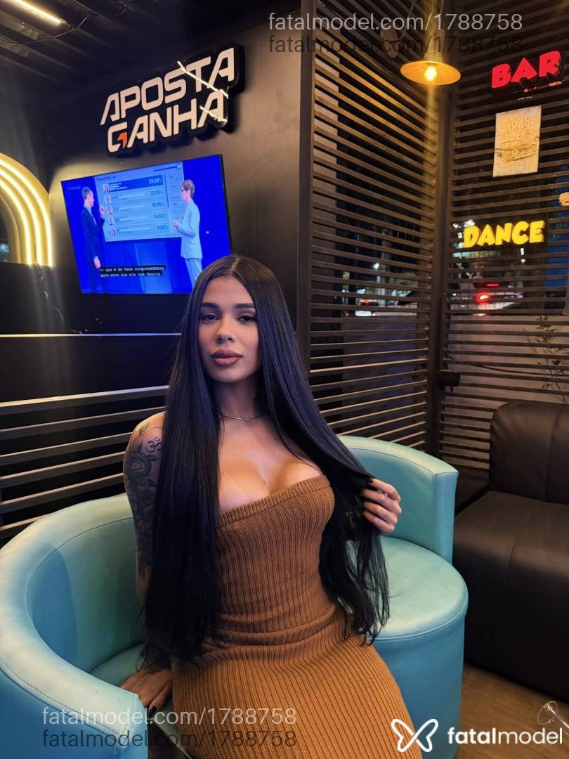 Acompanhante mulher morena (o) de olhos pretos - Jady Ferraz