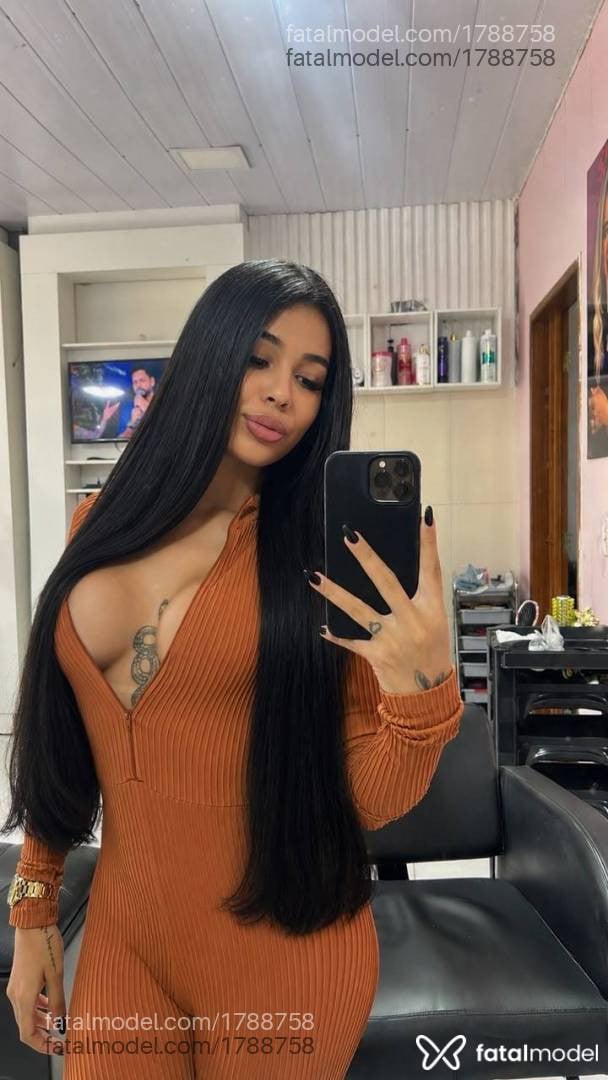 Acompanhante mulher morena (o) de olhos pretos - Jady Ferraz