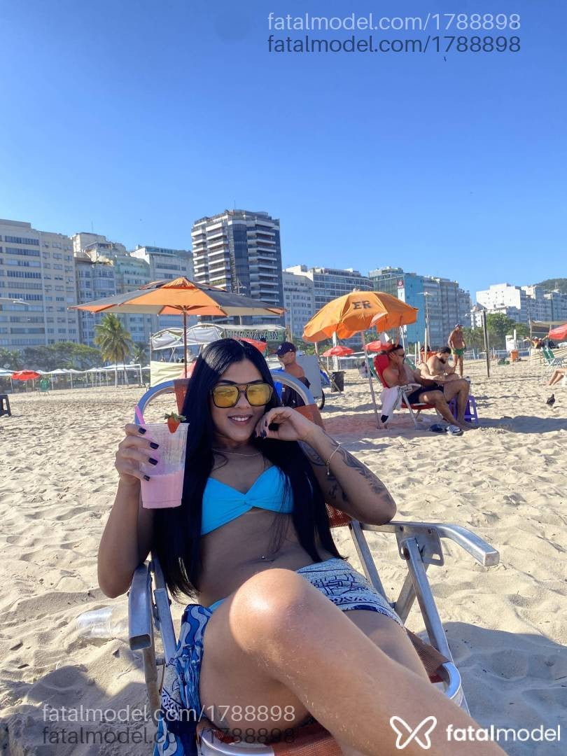 Acompanhante mulher morena (o) de olhos castanhos - Ágatha Moura