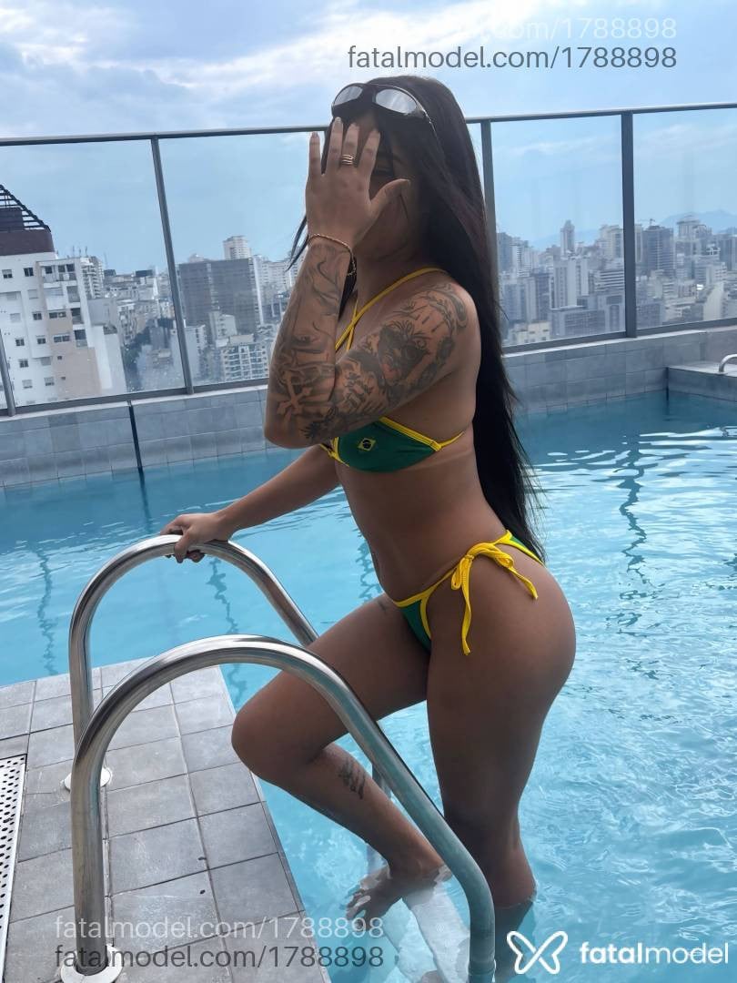Acompanhante mulher morena (o) de olhos castanhos em Rio do Sul Acompanhante mulher morena (o) de olhos castanhos em Rio do Sul - Ágatha Moura