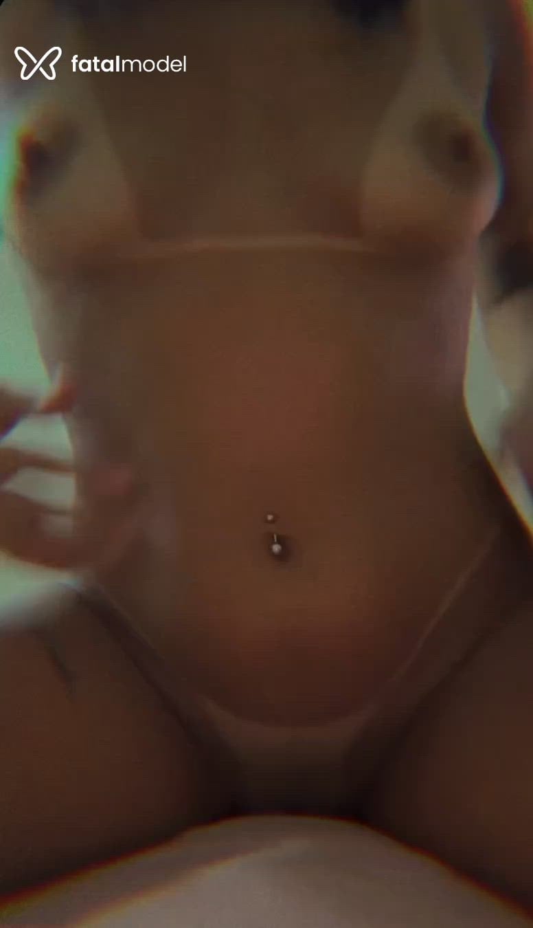 Acompanhante mulher morena (o) de olhos castanhos - Ágatha Moura