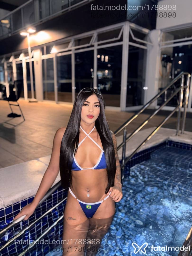 Acompanhante mulher morena (o) de olhos castanhos - Ágatha Moura