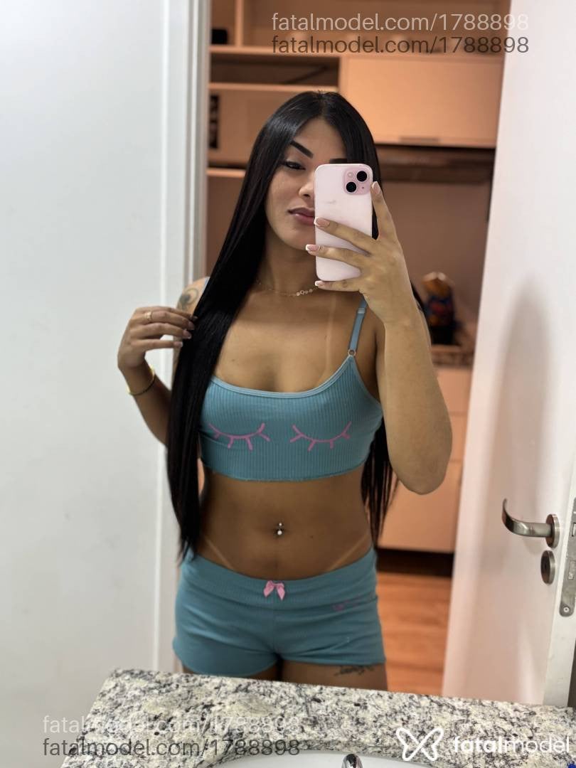 Acompanhante mulher morena (o) de olhos castanhos - Ágatha Moura