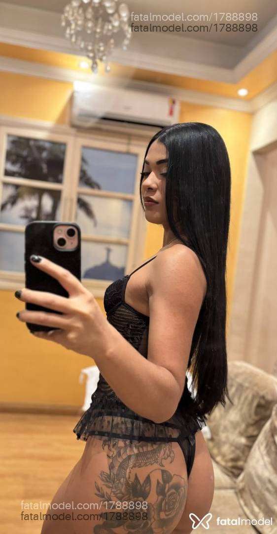 Acompanhante mulher morena (o) de olhos castanhos - Ágatha Moura