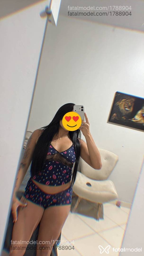 Acompanhante mulher morena (o) de olhos castanhos - Isís