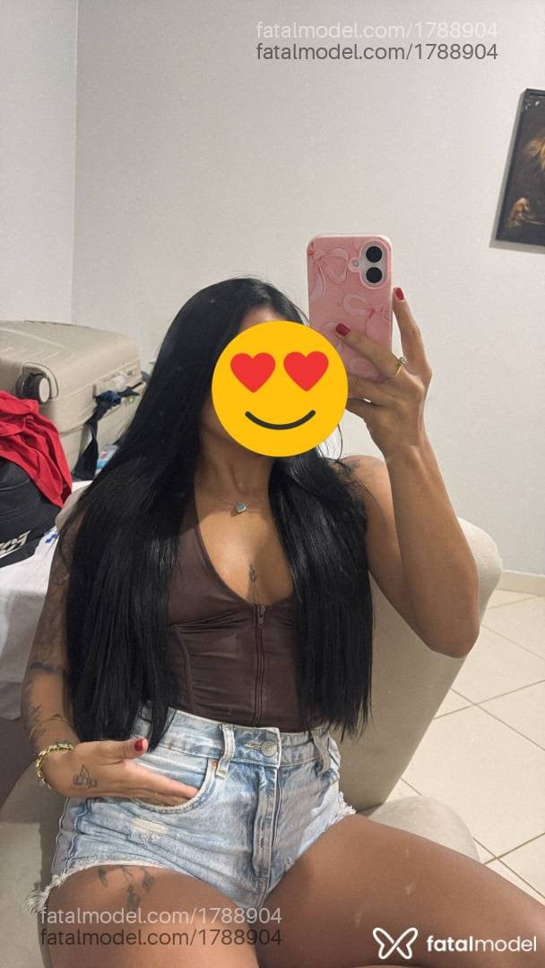 Acompanhante mulher morena (o) de olhos castanhos - Isís