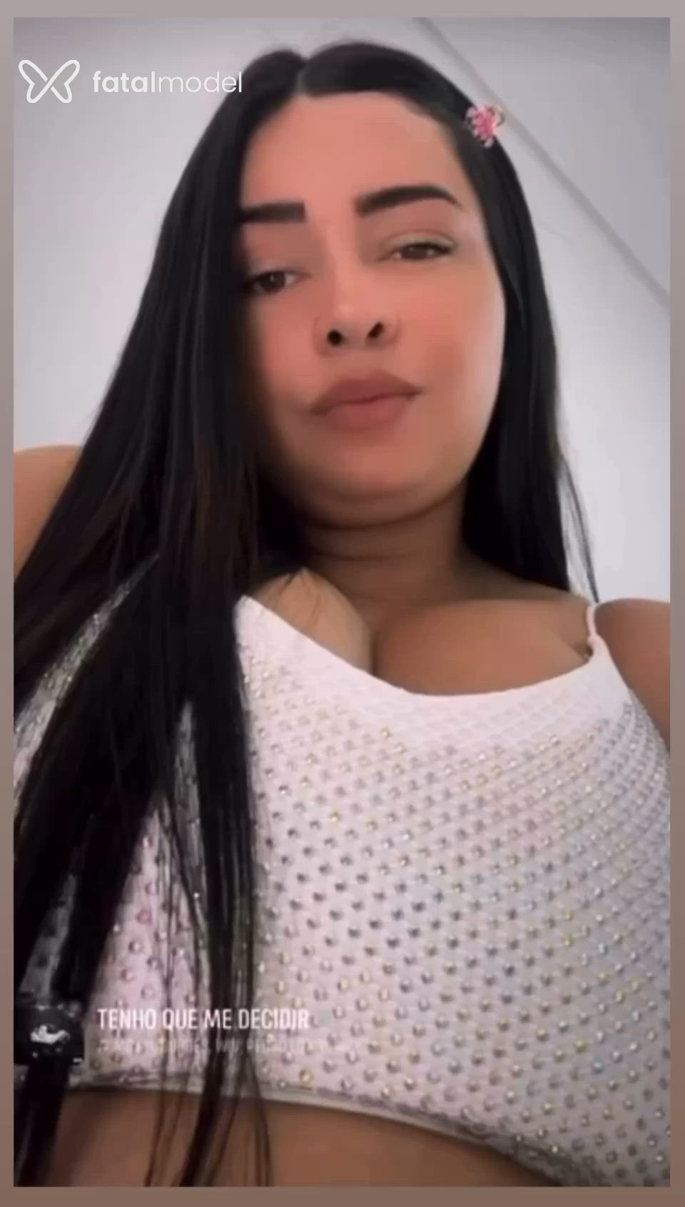 Acompanhante mulher morena (o) de olhos castanhos em Ilha Comprida Acompanhante mulher morena (o) de olhos castanhos em Ilha Comprida - Bruninha