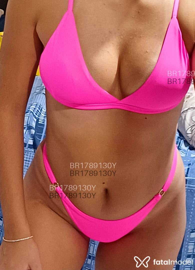 Acompanhante mulher morena (o) de olhos castanhos em Virtual - Mia bugatti