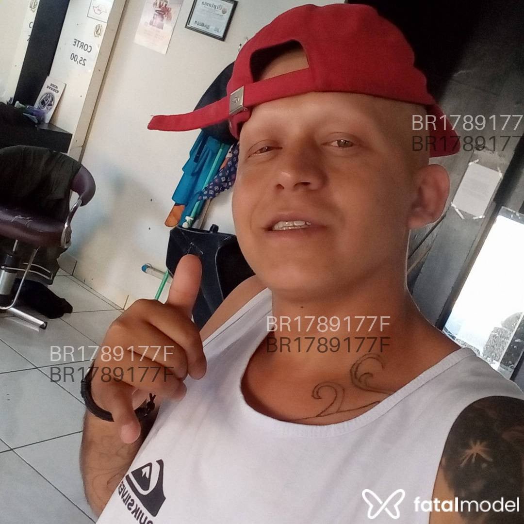 Acompanhante homem sem cabelo de olhos castanhos em São José do Rio Preto - Rafael veiga