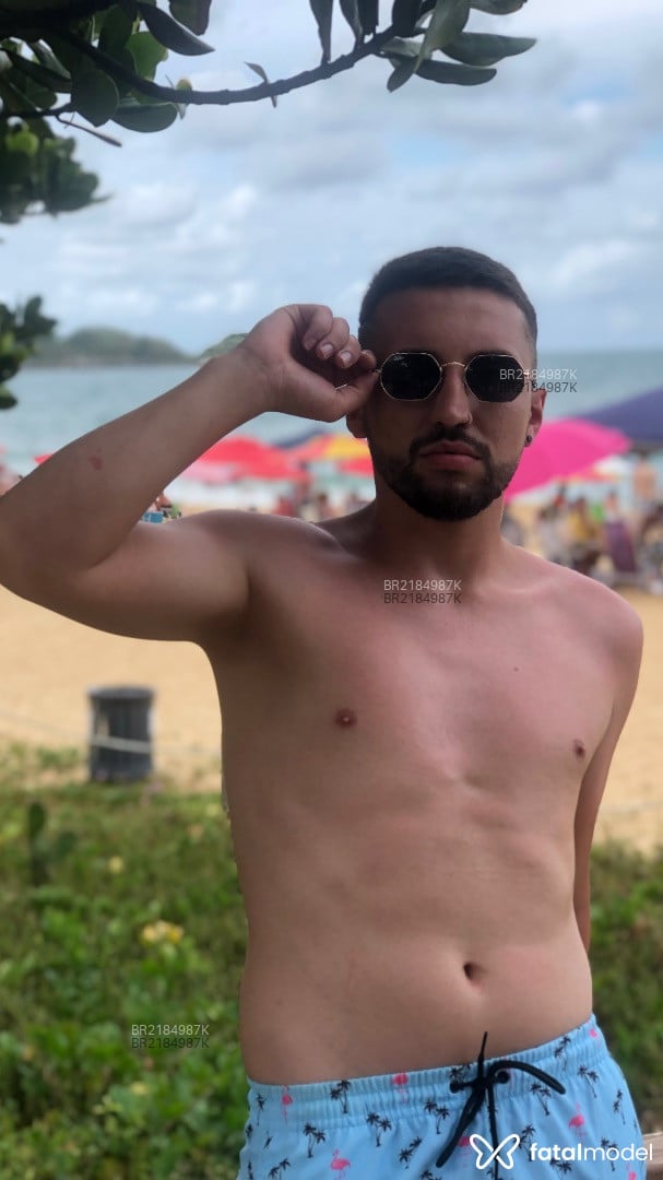 Acompanhante homem com cabelo castanho de olhos castanhos em Florianópolis - Wesley