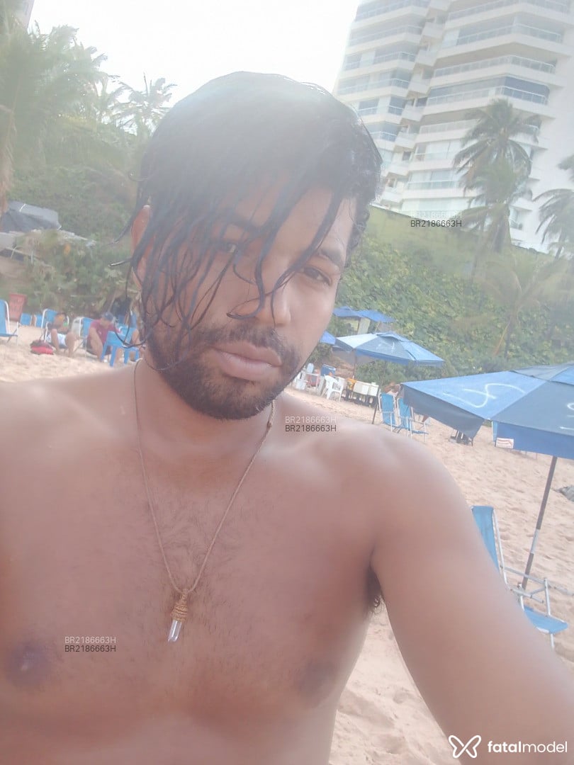 Acompanhante homem morena (o) de olhos castanhos em João Pessoa - Edgyn