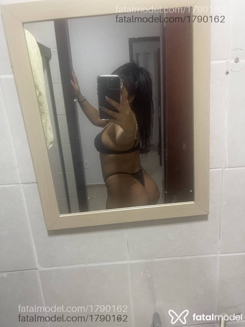Acompanhante mulher morena (o) de olhos castanhos - Jade Acompanhante mulher morena (o) de olhos castanhos - Jade