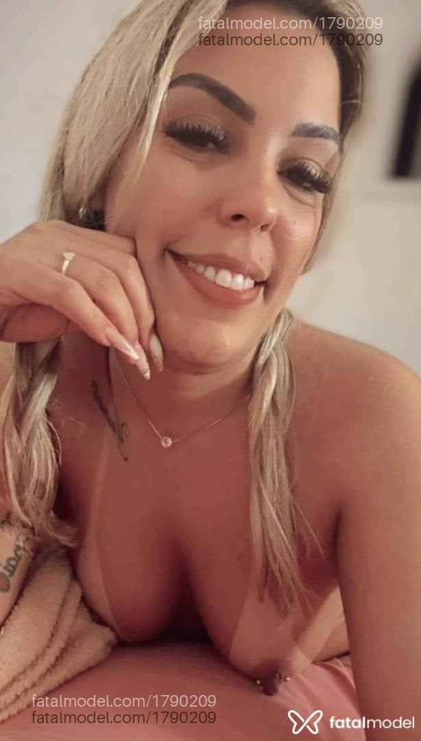 Acompanhante mulher loira (o) de olhos castanhos em Batatais - Sophia Ferreira