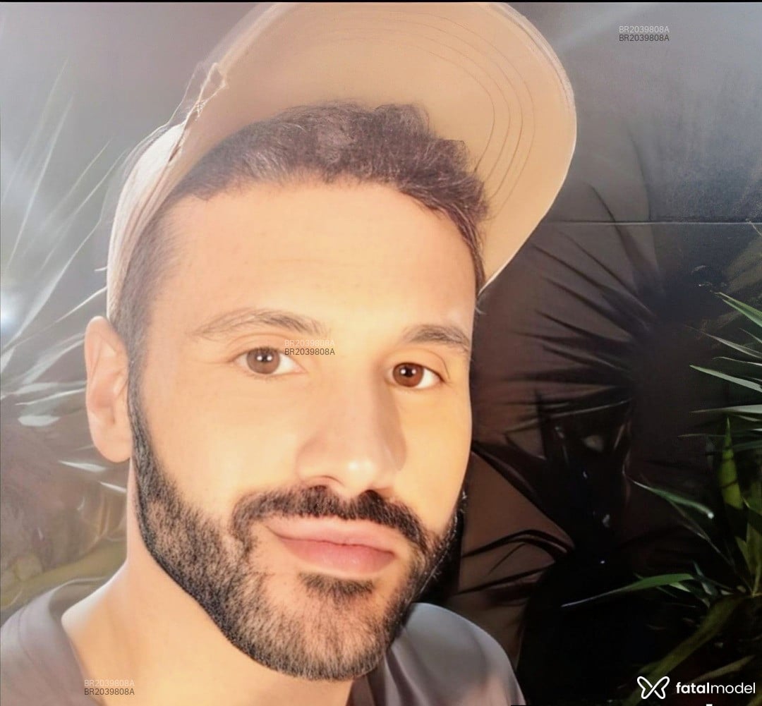 Acompanhante homem com cabelo castanho de olhos castanhos em São Paulo Acompanhante homem com cabelo castanho de olhos castanhos em São Paulo - Christyan