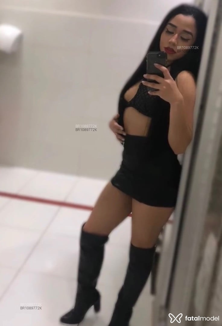 Acompanhante mulher morena (o) de olhos azuis em São Paulo - Angel