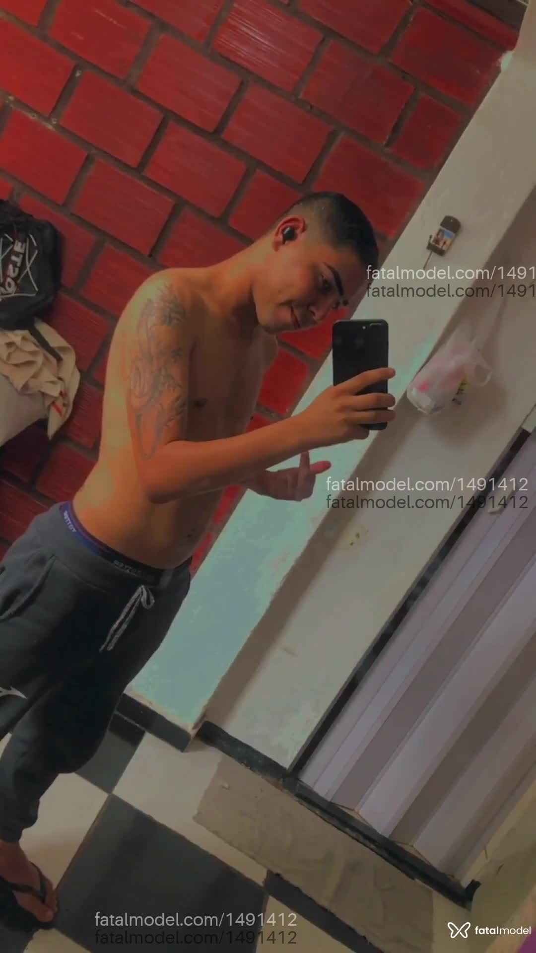 Acompanhante homem com cabelo castanho de olhos castanhos em Belo Horizonte - Walex Vieira