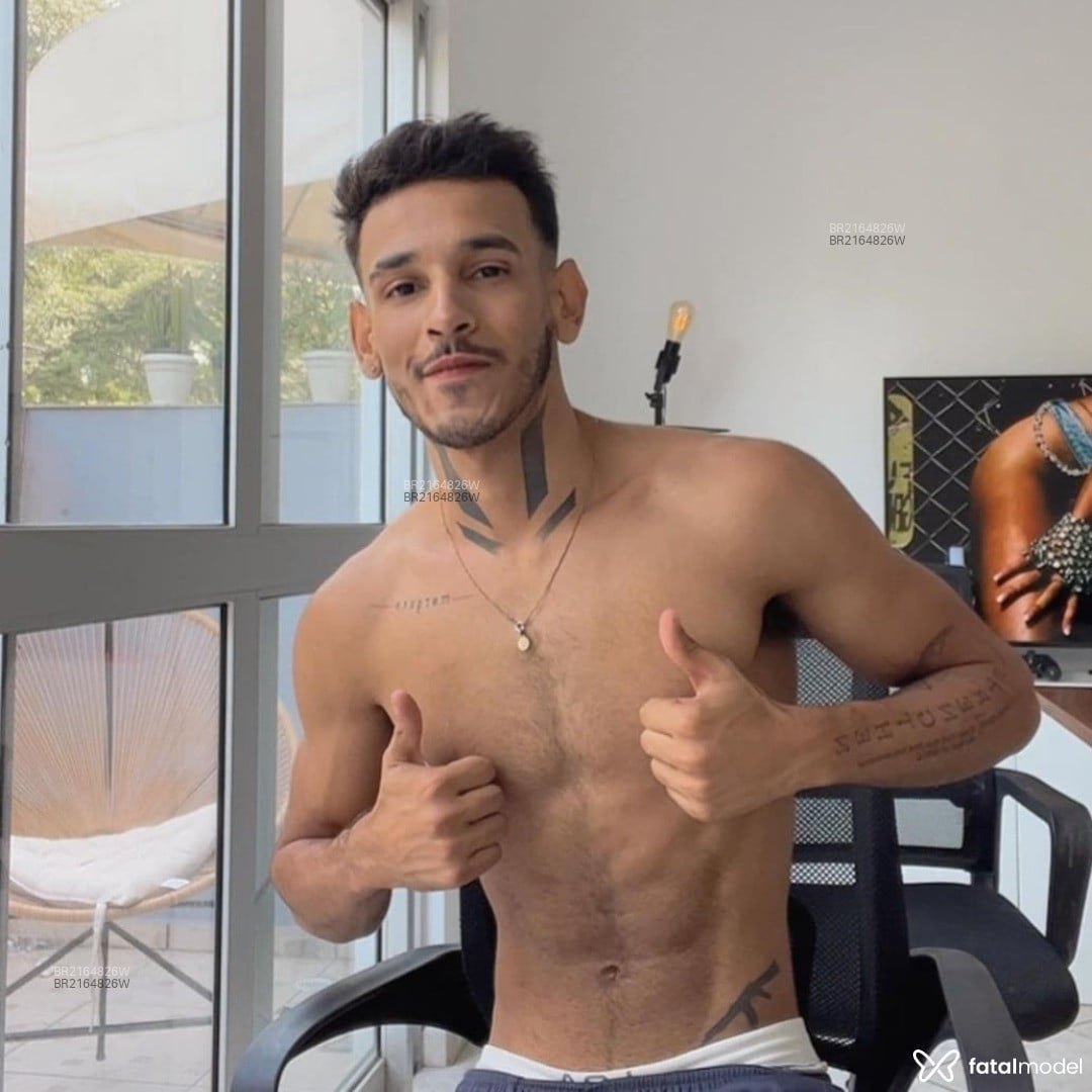Acompanhante homem com cabelo castanho de olhos castanhos em Virtual - Paulo