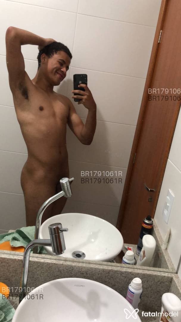 Acompanhante homem morena (o) de olhos castanhos em Florianópolis - Matheus Henrique