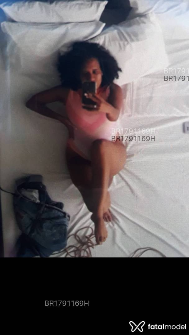 Acompanhante mulher morena (o) de olhos castanhos em Brasília - Maiy