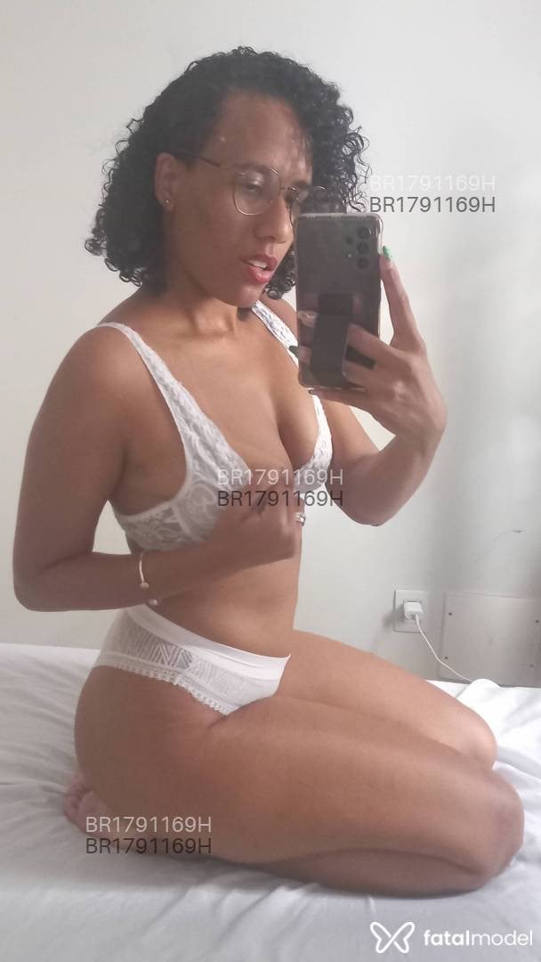 Acompanhante mulher morena (o) de olhos castanhos em Brasília - Maiy