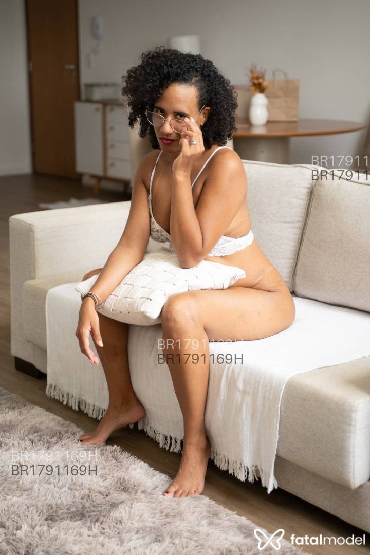 Acompanhante mulher morena (o) de olhos castanhos em Brasília - Maiy