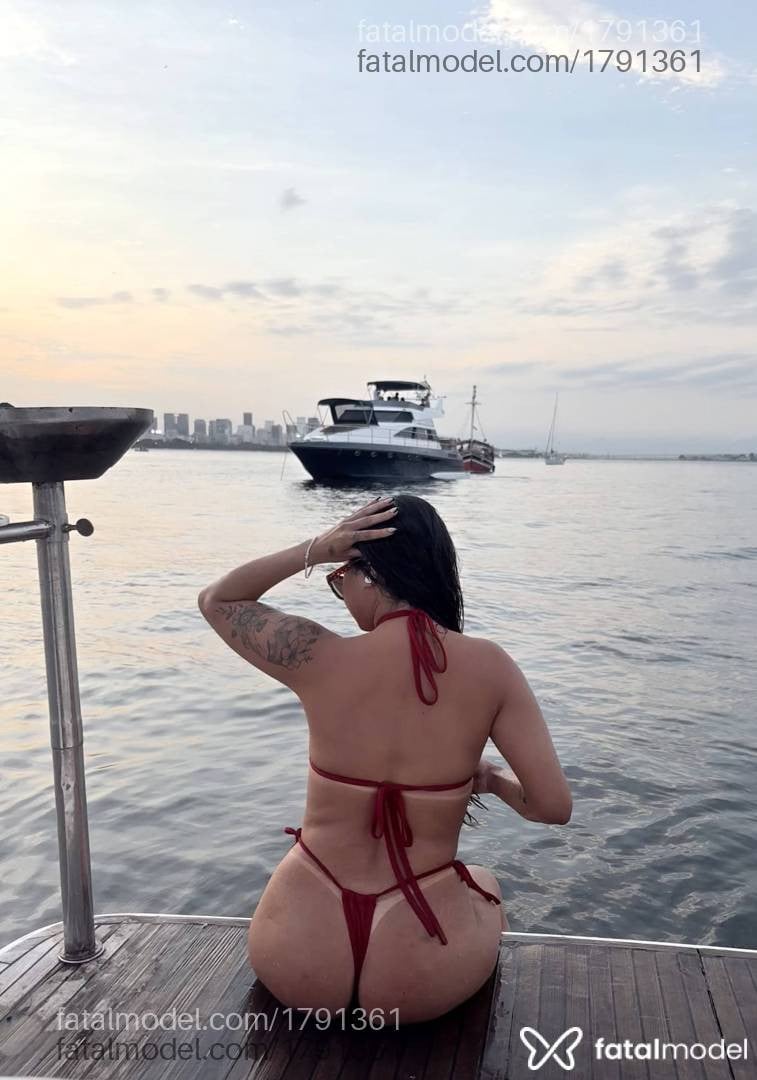 Acompanhante mulher com cabelo castanho de olhos castanhos - Laura