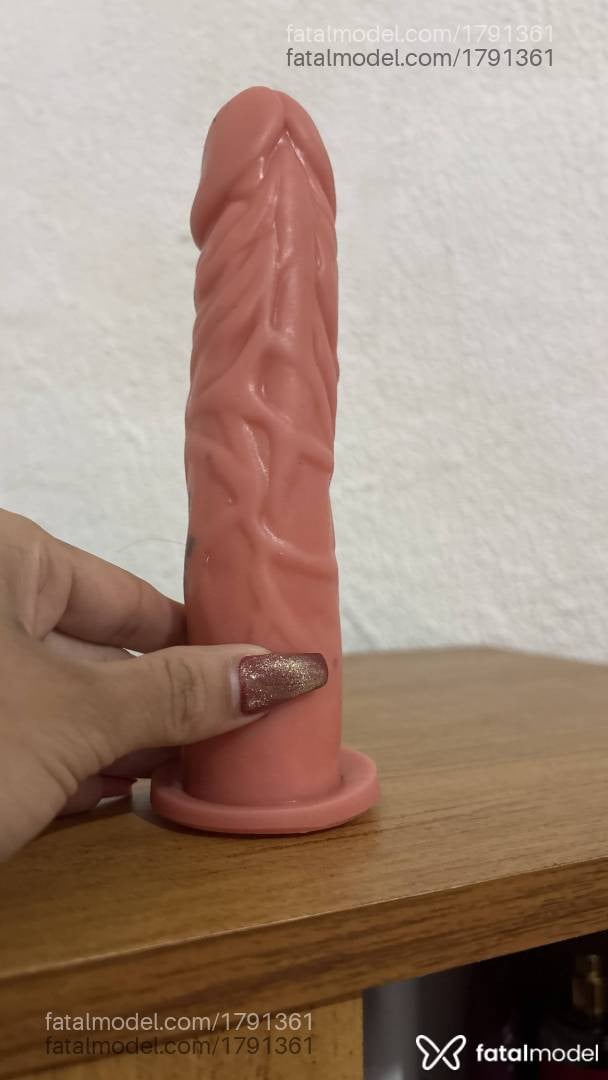 Acompanhante mulher com cabelo castanho de olhos castanhos - Laura