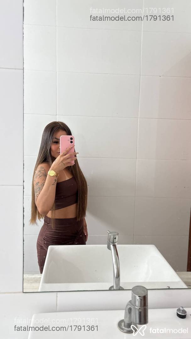 Acompanhante mulher com cabelo castanho de olhos castanhos - Laura Martinelli