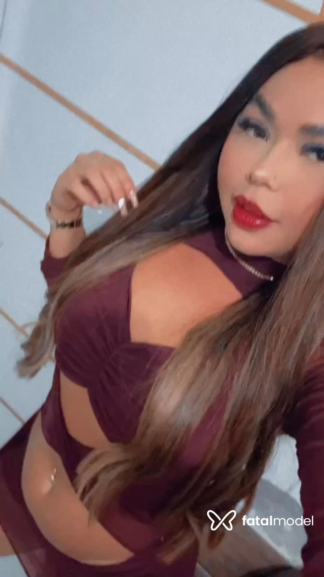 Acompanhante mulher com cabelo castanho de olhos castanhos - Laura