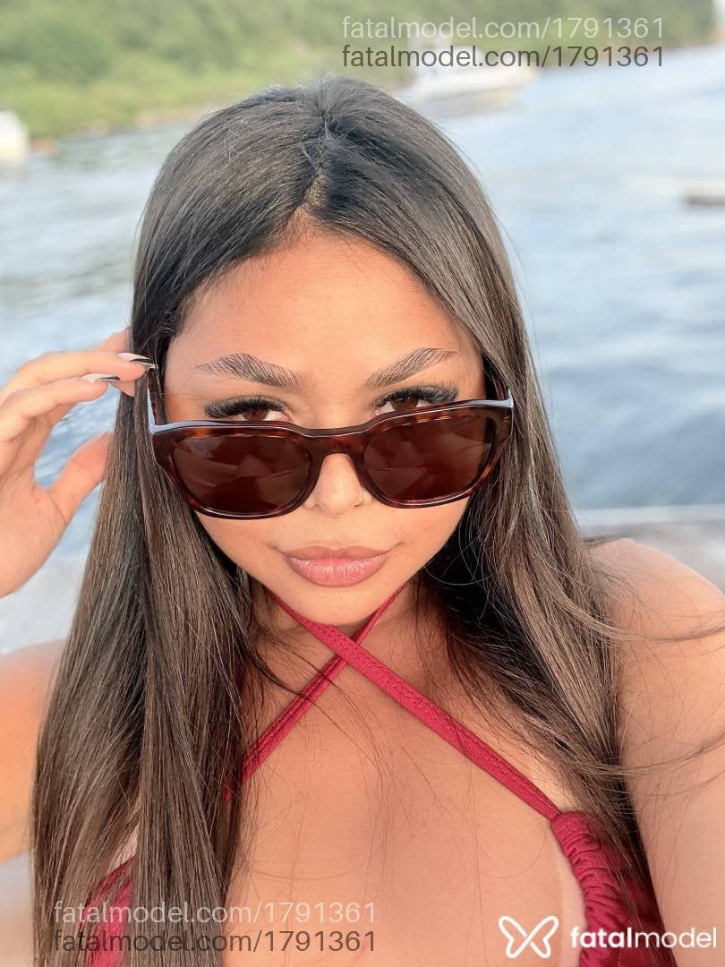 Acompanhante mulher com cabelo castanho de olhos castanhos - Laura Martinelli