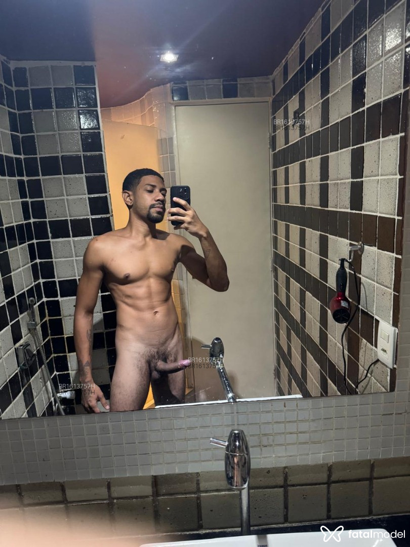 Acompanhante homem morena (o) de olhos castanhos em Recife Acompanhante homem morena (o) de olhos castanhos em Recife - Max